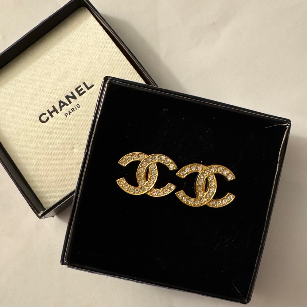 CHANEL Earrings Vintage CC Logo Crystal Clip On 24K Gold Plated Studs with Box - Picture 11 of 13